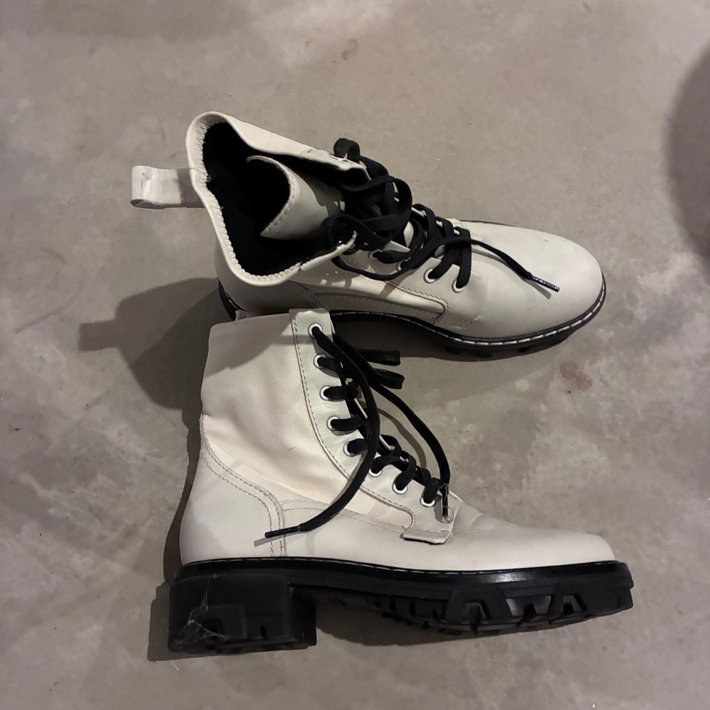 Rag & Bone Shiloh White Leather Combat Boots Black Laces Lug Sole Womens 38
